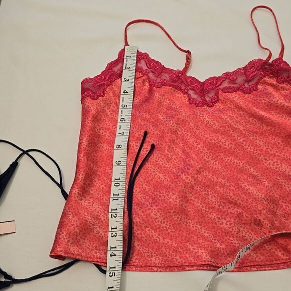2 victoria secret camisoles. - Picture 8 of 11